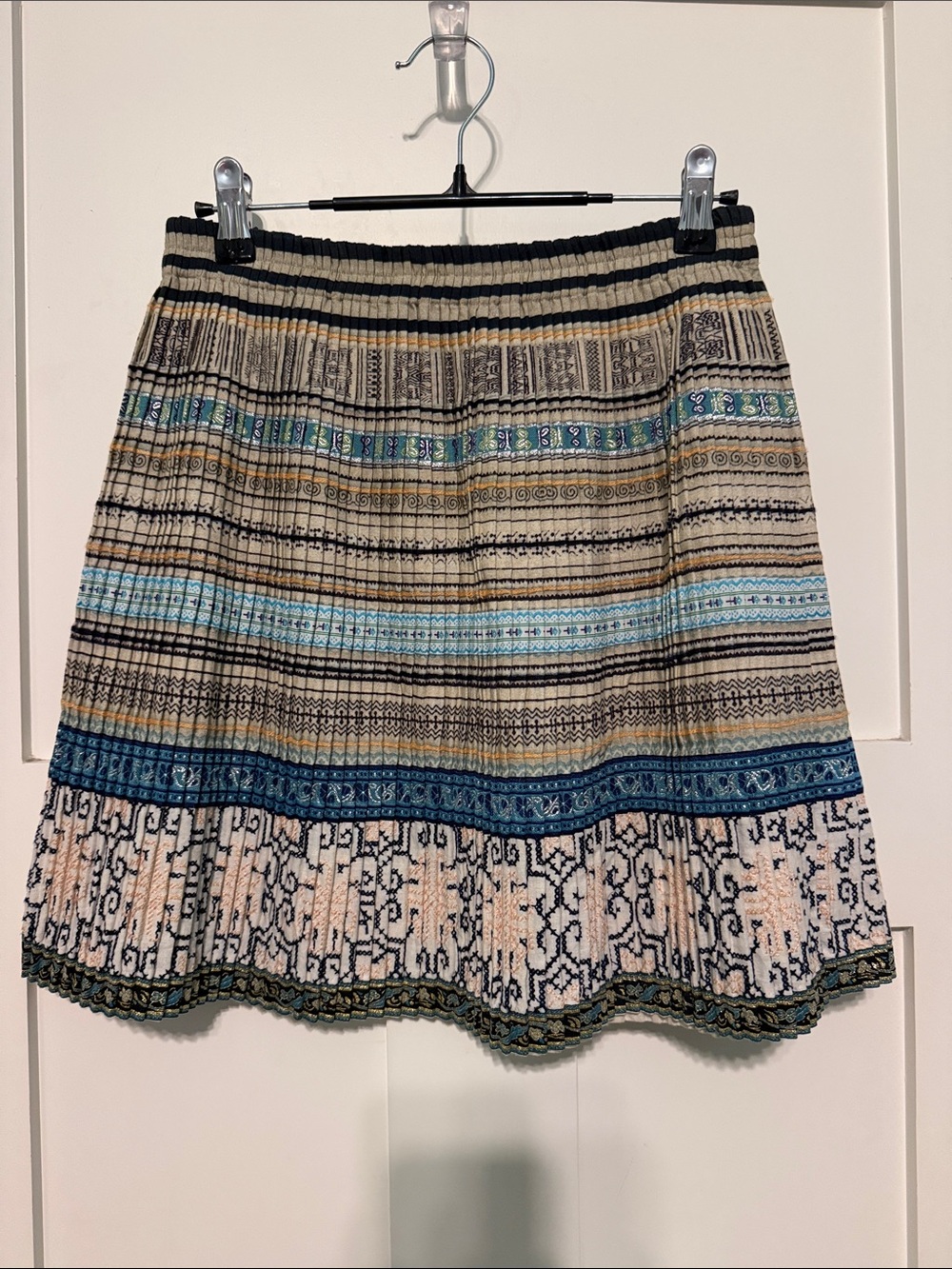 Club Monaco Striped Pleated Boho 100% Cotton Mini Skirt in Beige, Blue and Teal